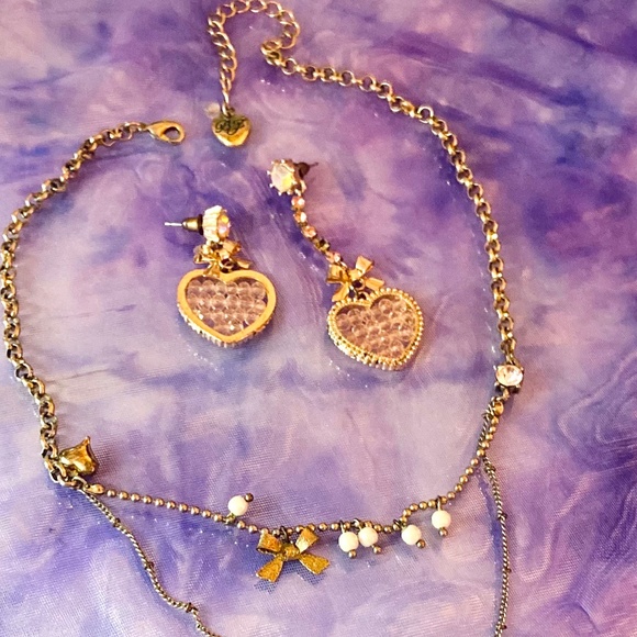 Betsey Johnson Set Layered Necklace/Earrings Feminine Bling Heart/Bow Gold/Pink - Picture 3 of 4